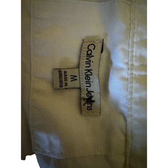 Crisp White Short Sleeve Calvin Klein M White Button Up Shirt with Zipper Pocket - Picture 6 of 6